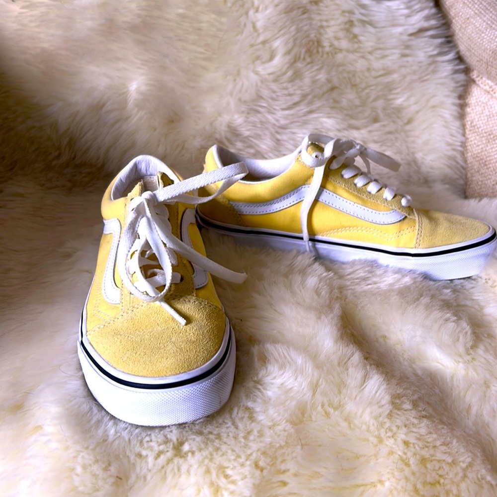 old scool Vans size 6.5 .